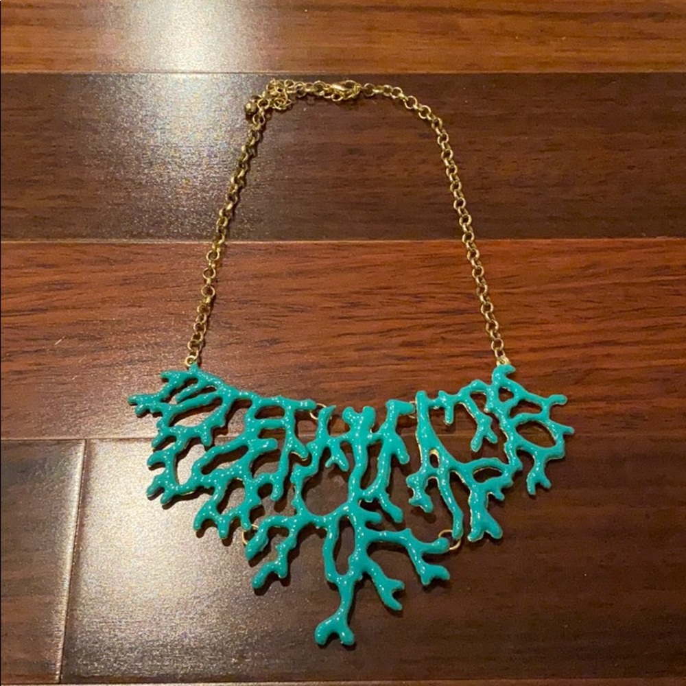 Statement necklace